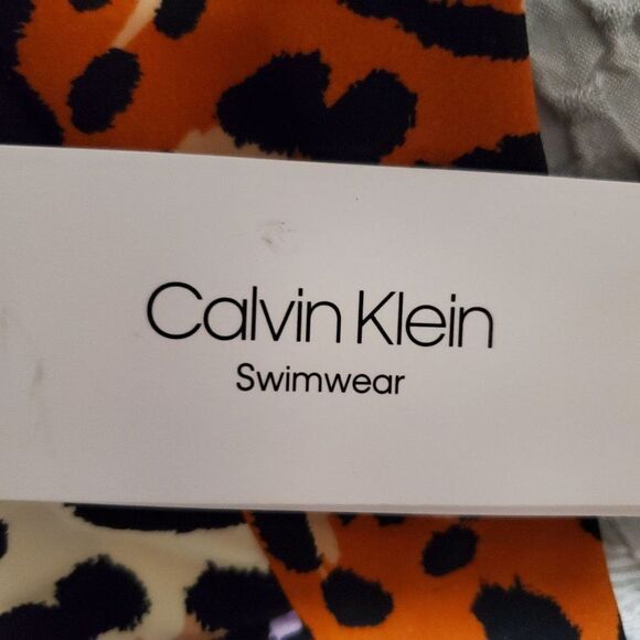 Calvin Klein Sz 6 V-Wire One-piece Halter - Picture 13 of 15